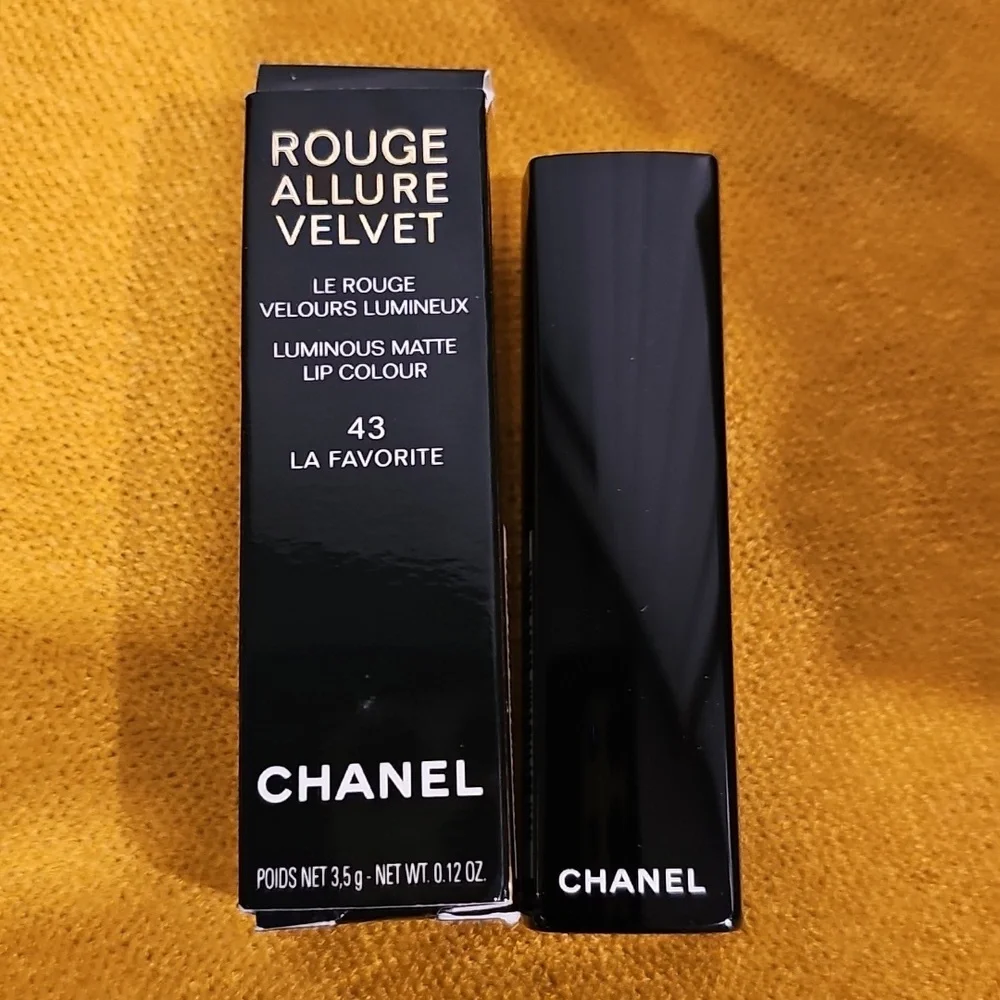 CHANEL Rouge Allure Velvet Luminous Matte Lip Colour - #43 La Favorite NIB